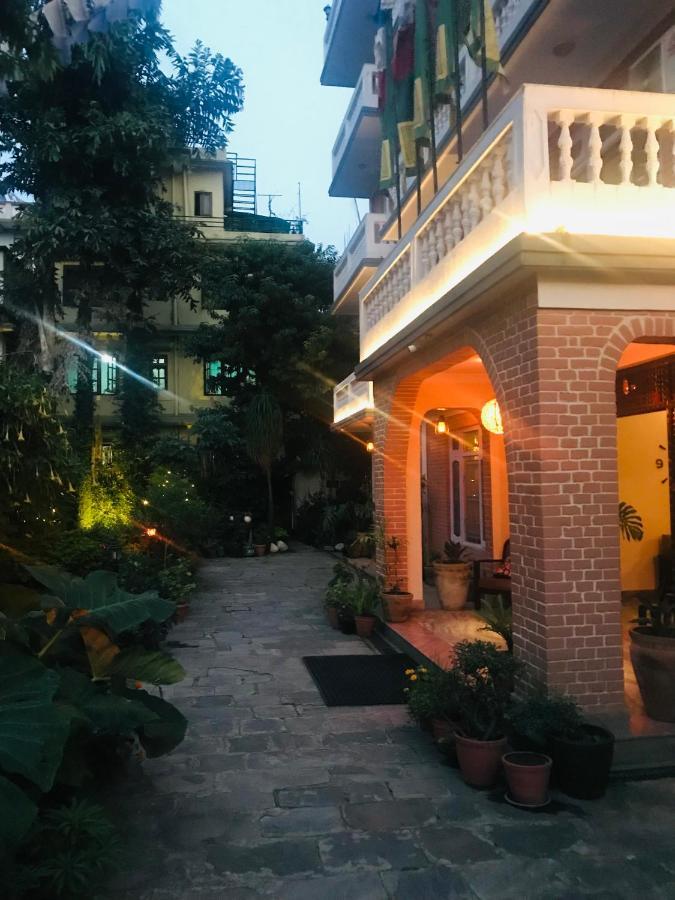 Hotel Lotus Garden Kathmandu Buitenkant foto