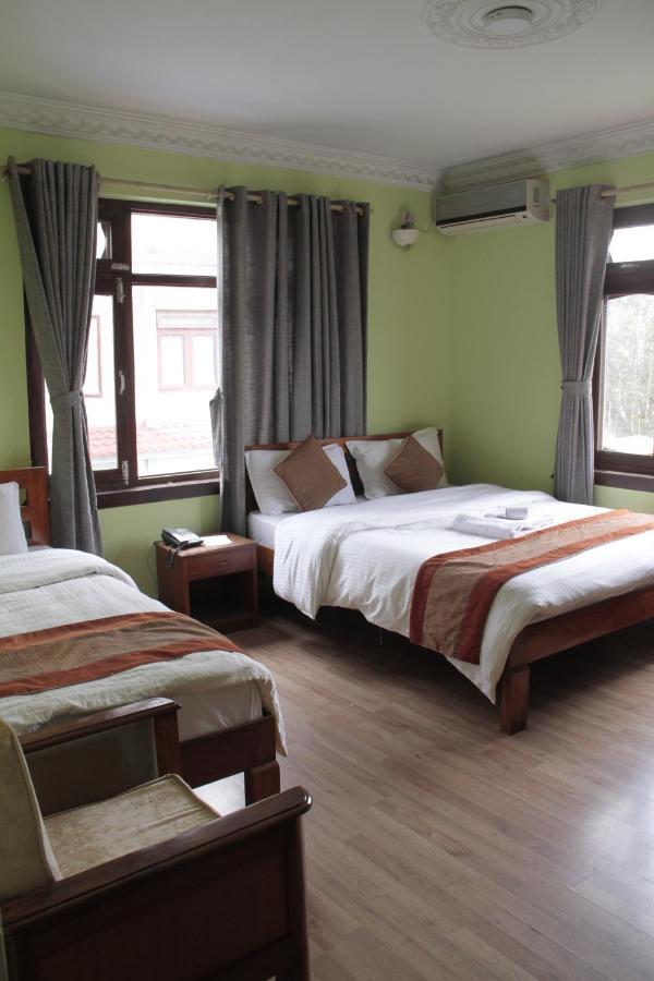 Hotel Lotus Garden Kathmandu Buitenkant foto