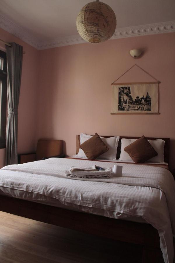 Hotel Lotus Garden Kathmandu Buitenkant foto