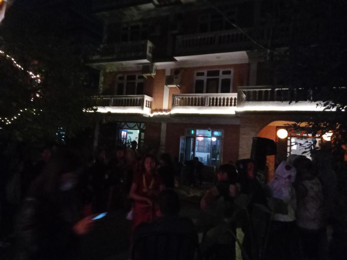 Hotel Lotus Garden Kathmandu Buitenkant foto