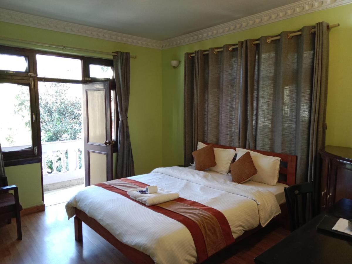 Hotel Lotus Garden Kathmandu Buitenkant foto