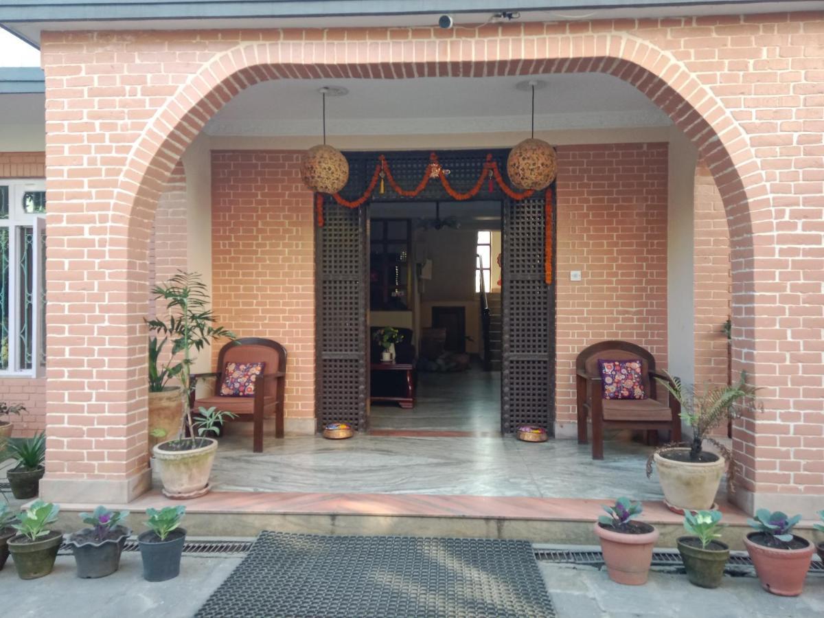 Hotel Lotus Garden Kathmandu Buitenkant foto