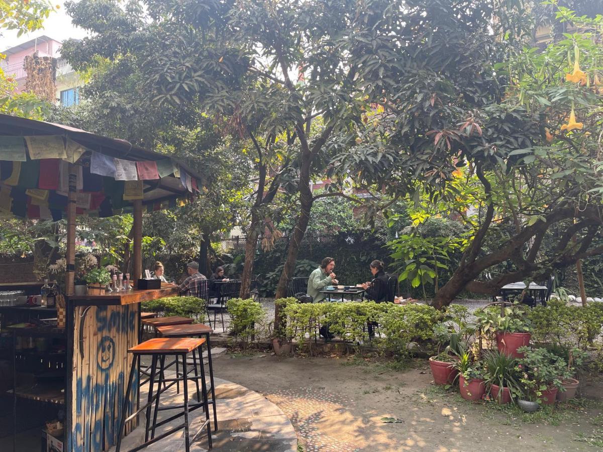 Hotel Lotus Garden Kathmandu Buitenkant foto
