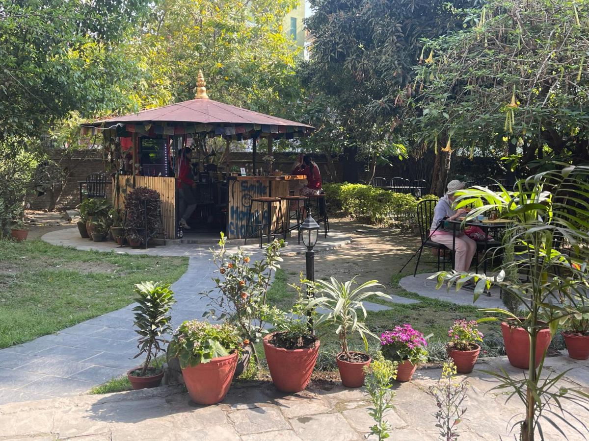 Hotel Lotus Garden Kathmandu Buitenkant foto