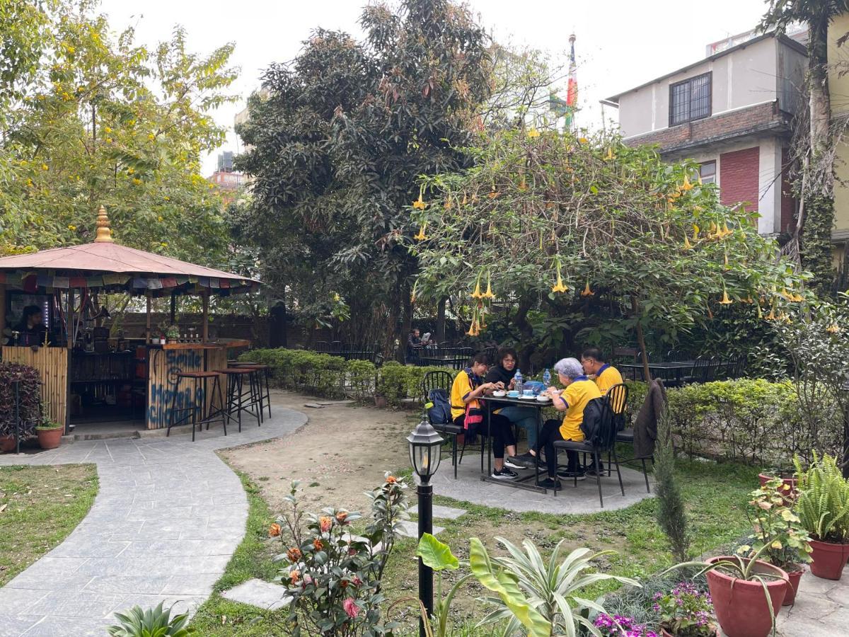 Hotel Lotus Garden Kathmandu Buitenkant foto