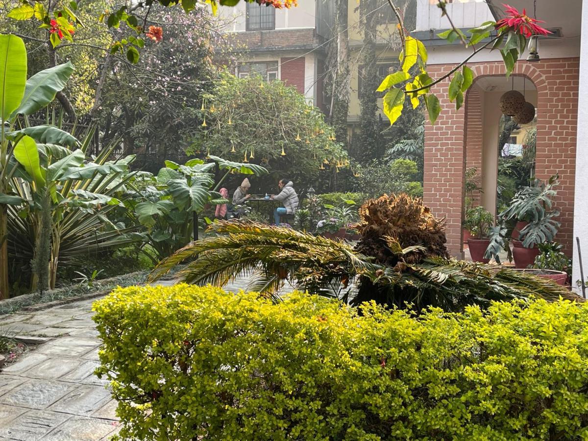 Hotel Lotus Garden Kathmandu Buitenkant foto